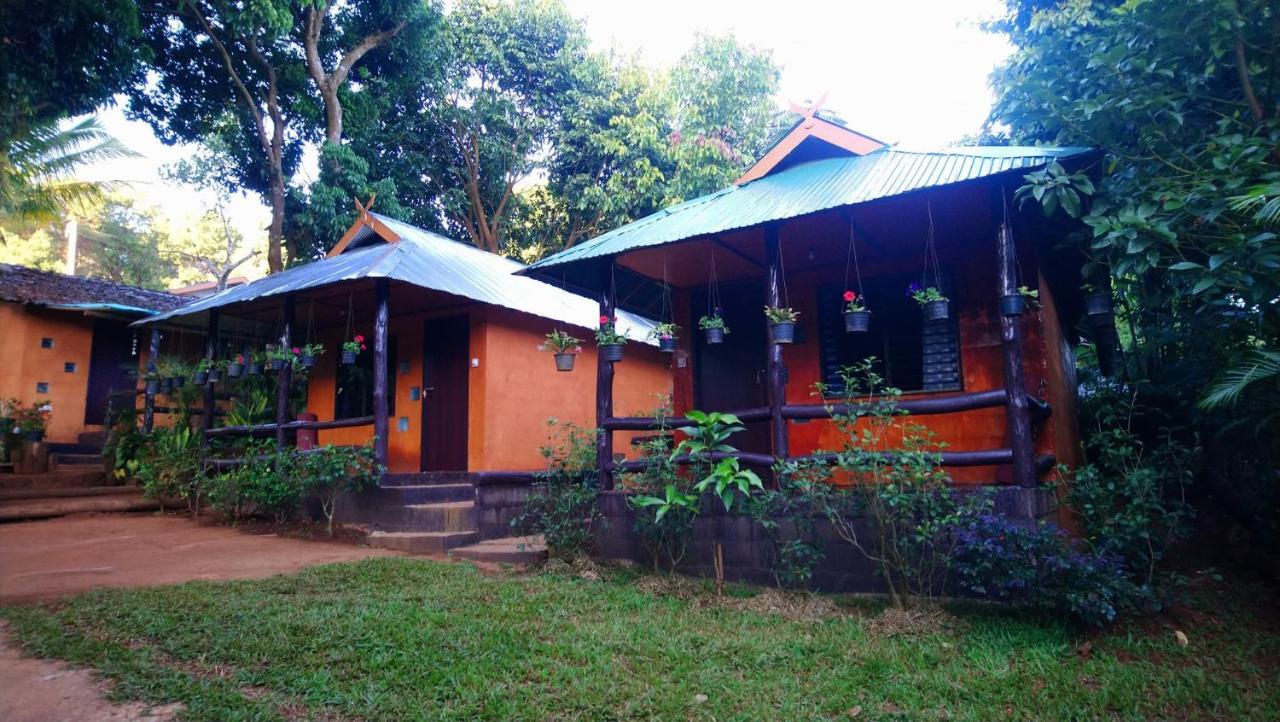 บ้านดินโฮมสเตย์ ปางอุ๋ง Ban Huai Makhuea Som Bagian luar foto